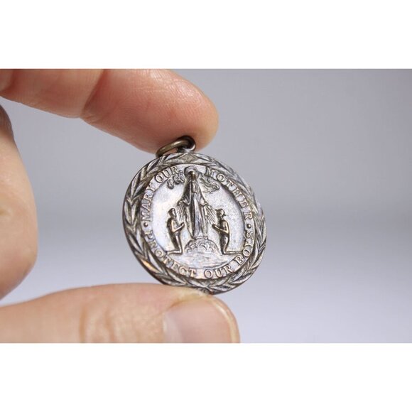 Early 1900s WWI religious lucky charm pendant, Mary our Mother Protect our boys - Picture 5 of 7